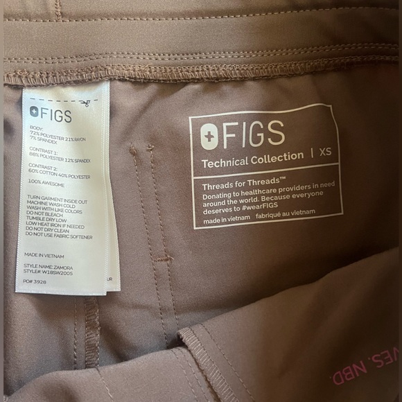 Figs Brown (Smokey Taupe) Scrub Set with Pink Drawstring - Picture 4 of 7